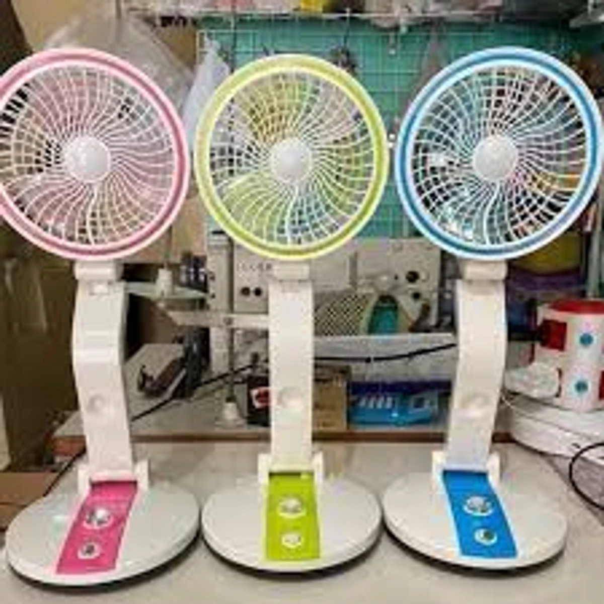 Rechargeable LR Fan with LED light ( ব্যাটারী : 1600 MAh Lithian Battery)
